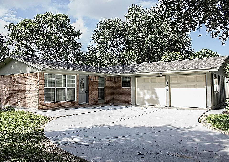 1st image of 10219 Carlow Ln