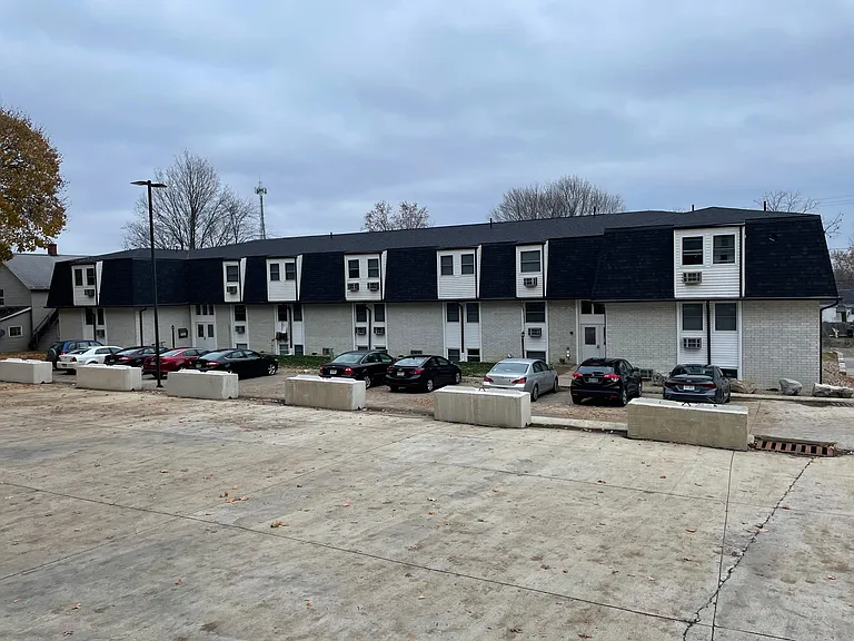140 Wood Street — Photo 16