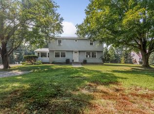 29 Pond St, Essex, MA 01929