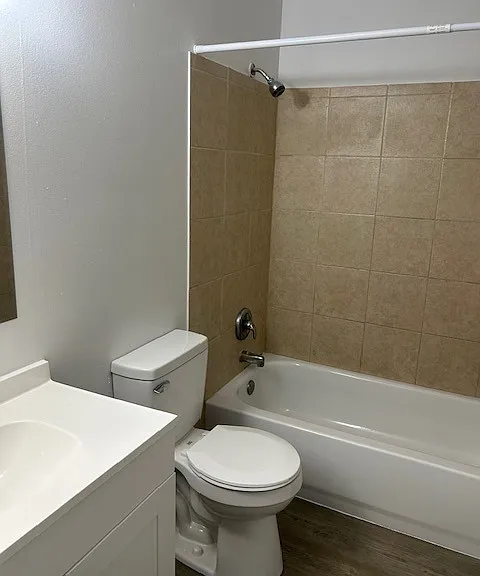423 E Rosewood Ln — Photo 9
