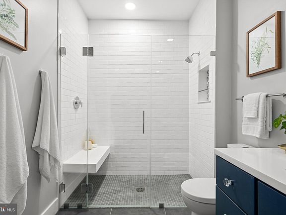 3rd image of 1800 Wilson Blvd Unit 321