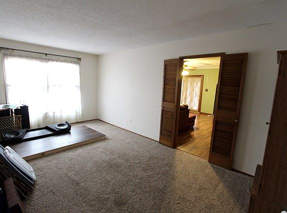 5th image of 158 Martin Way