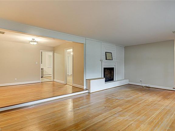 5th image of 141 Louella Dr