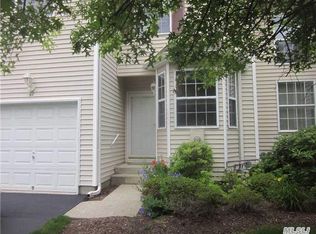 67 Crossbar Rd, Medford, NY 11763