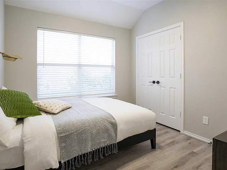 2137 Goliad Cir — Photo 23