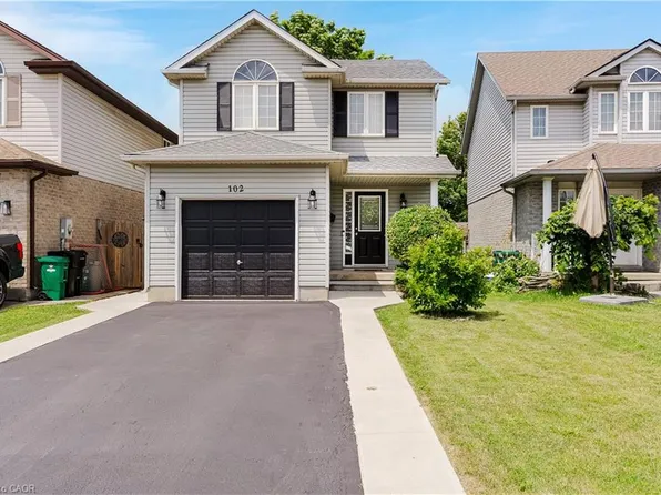 102 Chateau Cres, Cambridge, ON N3H 5S3