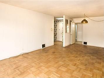 3rd image of 512 Price St