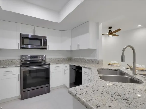 3110 Seasons WAY #215, ESTERO, FL 33928