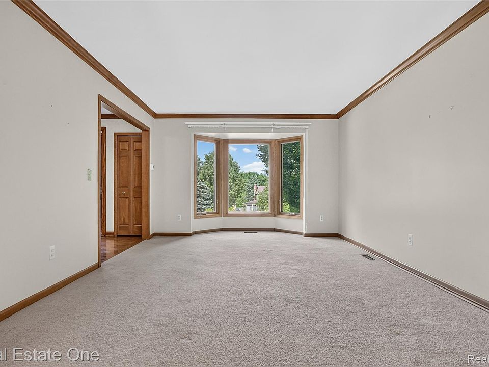 871 Stanford Ct, photo 6