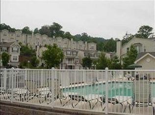 1040 Shadowlawn Dr #700, Green Brook, NJ 08812