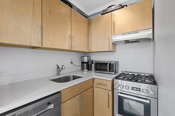 Rented by REAL New York | media 5