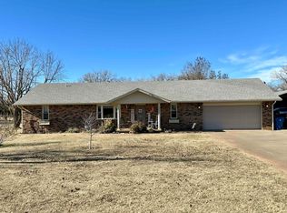 902 Crestwood, Enid, OK 73701