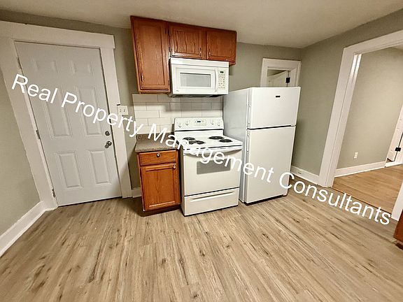 4th image of 1708 Metropolitan Ave Unit B