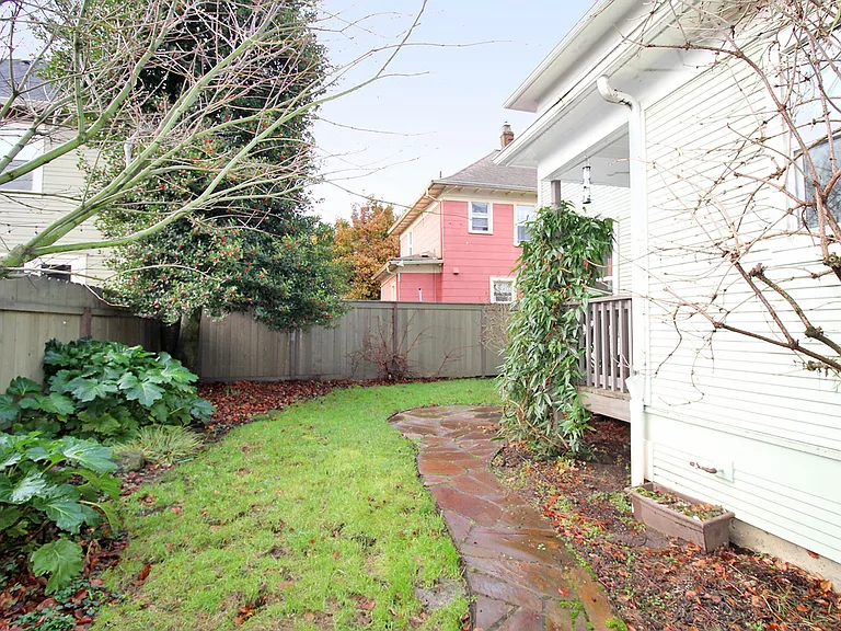 66 NE Skidmore St — Photo 35
