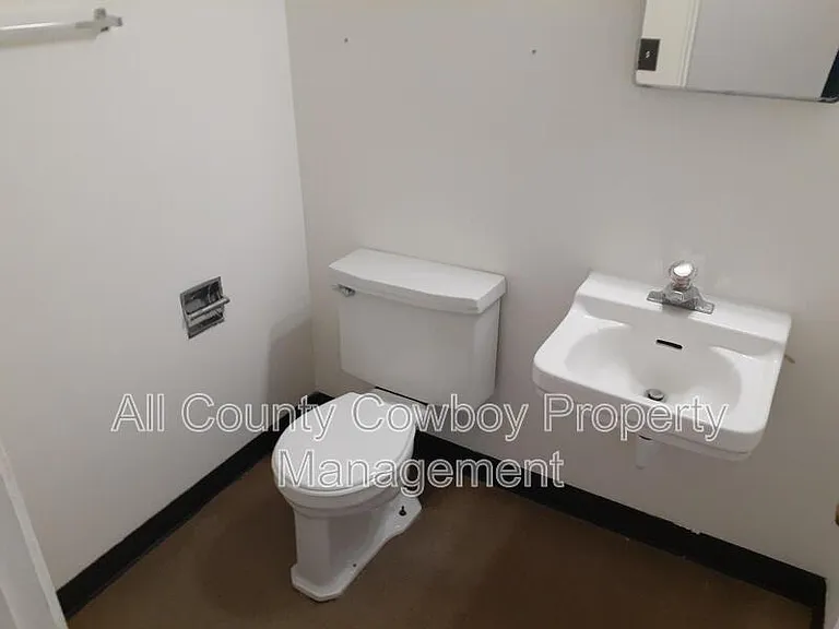 707 S 23rd St — Photo 13