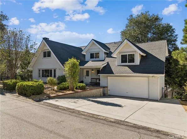 27535 Saint Bernard Ln, Lake Arrowhead, CA 92352