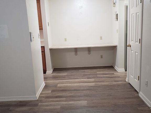 4th image of 423 S State St APT 106