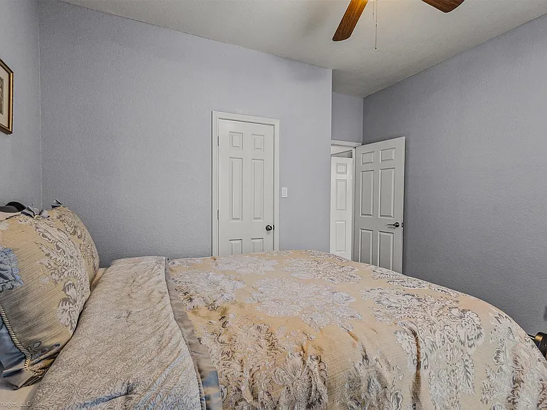 1531 Pickwick Ln — Photo 16