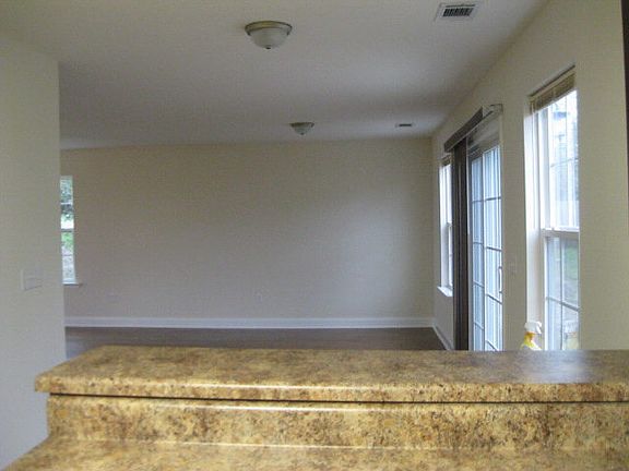 5th image of 148 Auburn Cir