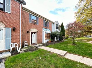 325 Hampshire Ct, Piscataway, NJ 08854