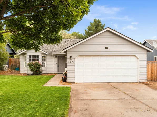2971 SW Salmon Ave, Redmond, OR 97756
