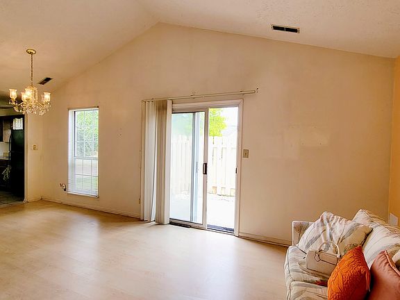 5th image of 3676 Smallwood Ln E