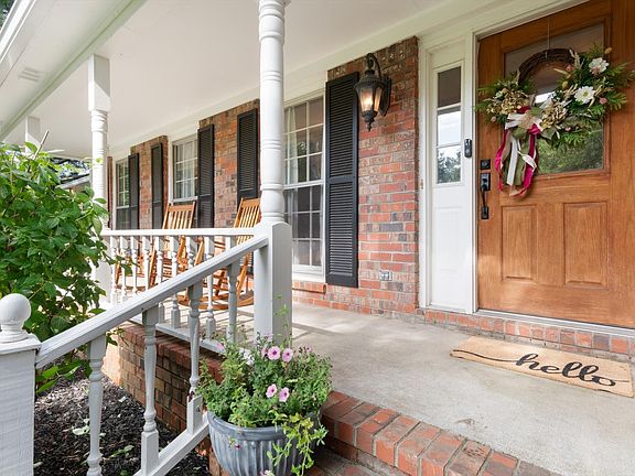 3rd image of 3030 Regency Park Dr
