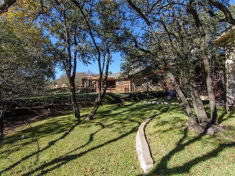 1353 Lost Creek Blvd — Photo 30