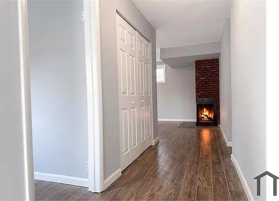 3 bed, 1448 sqft, $4,350 — Photo 4