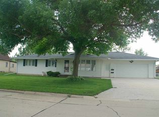 1012 1st Ave SW, Oelwein, IA 50662
