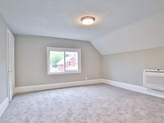 5th image of 473 Banfil St #1
