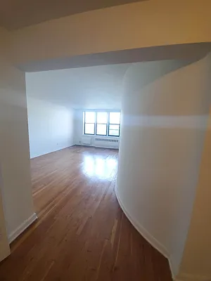 Rented by Smart NY Realty LLC | media 2