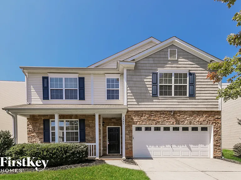 7347 Lamplighter Close Dr — Photo 1