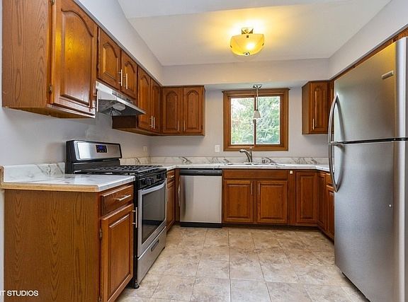 5th image of 22030 Scott Dr