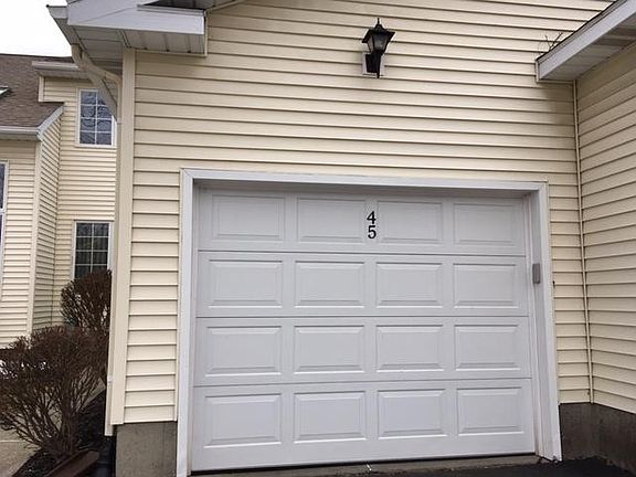 4th image of 45 Old Birch Ln