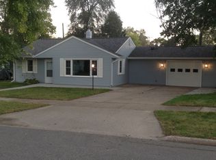 111 E 20th St #HOUSE, Cedar Falls, IA 50613