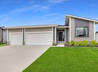 1812 Roebling Rd, Adel, IA 50003