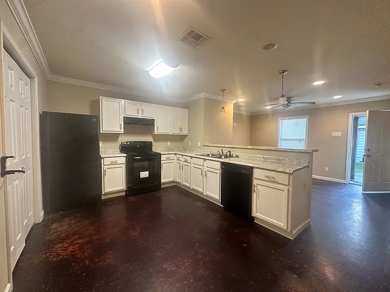 2129 Cline St — Photo 15