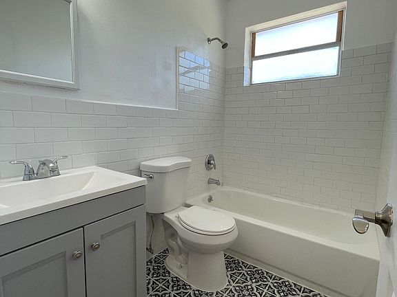 3rd image of 1001 NE 110th St #2