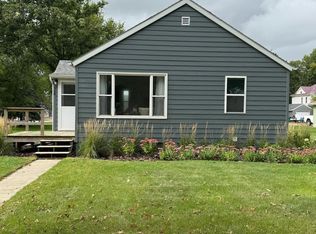 308 S Oak St, Hendricks, MN 56136