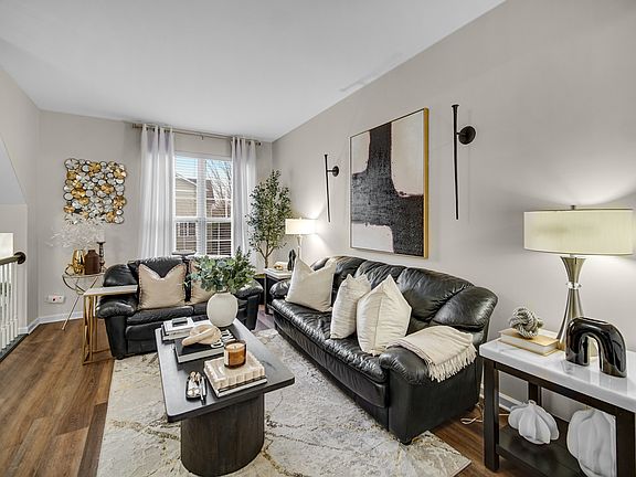 4th image of 2426 Courtyard Cir Unit 5
