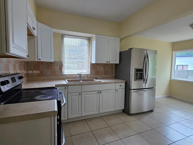 315 NW 53rd St — Photo 17