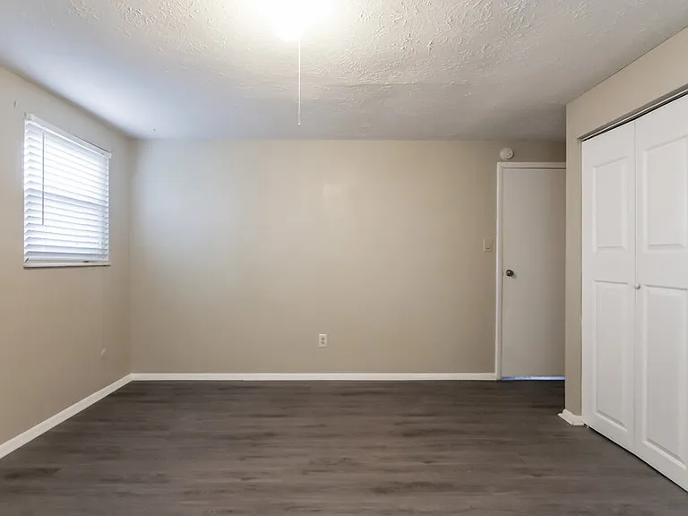 8931 Squire Ct — Photo 12