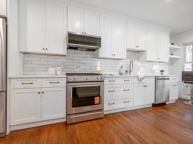 108 Florence St #1 — Photo 1