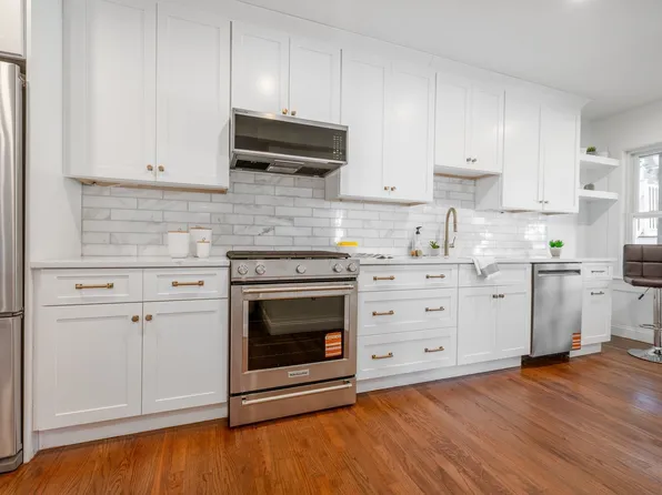 108 Florence St Floor 1, Roslindale, MA 02131