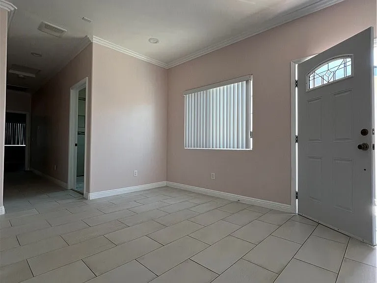 1501 W Delhaven St — Photo 7