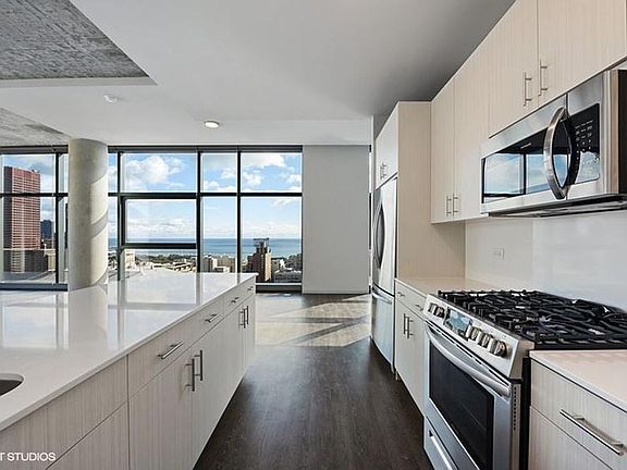 3rd image of 600 S Dearborn St #2405
