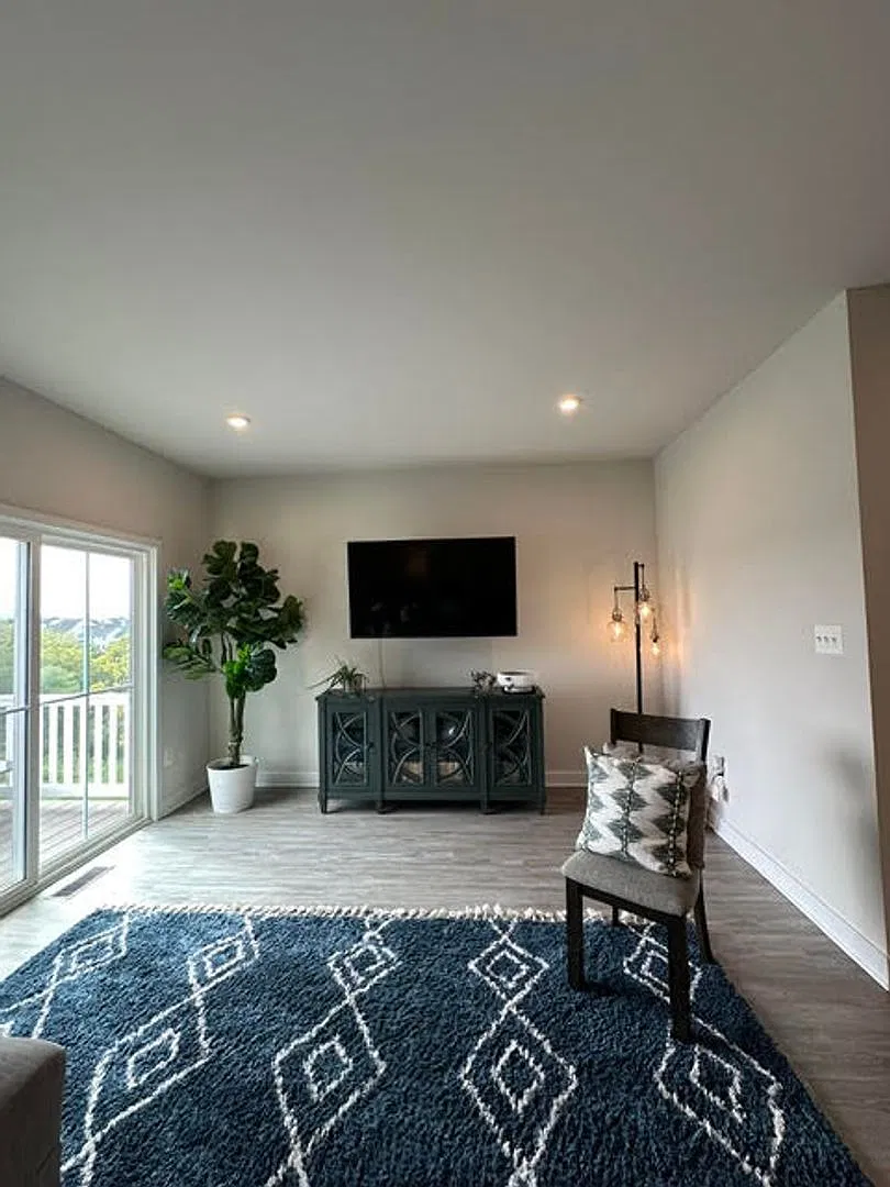 Community Living in Lake Frederick — Photo 2