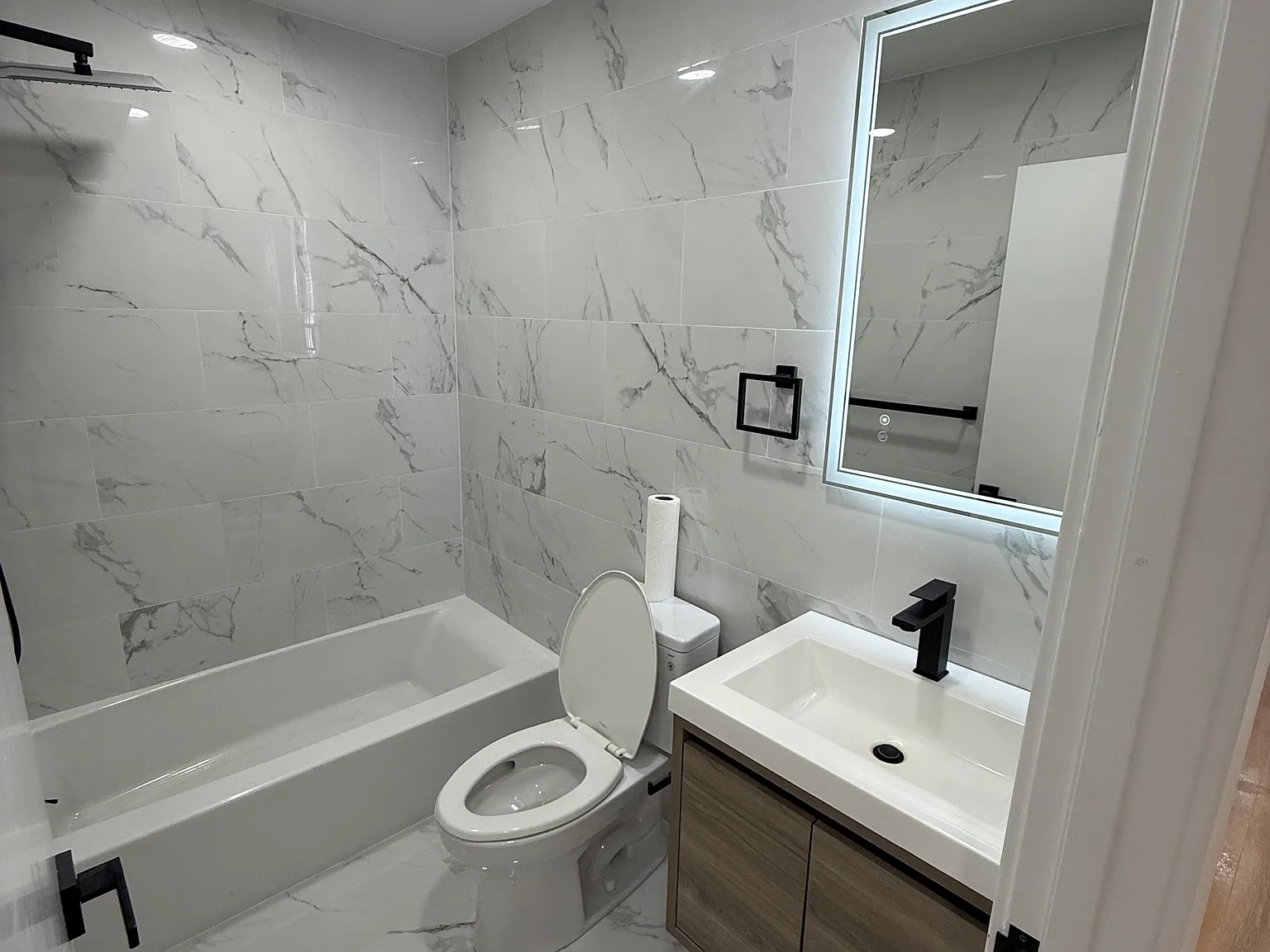 3 bed, 1824 sqft, $2,200 — Photo 4