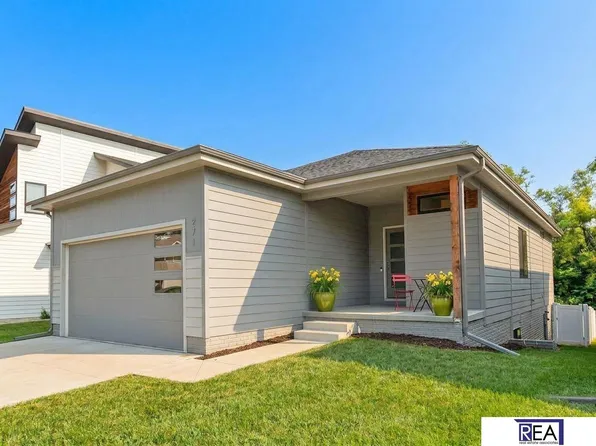271 N Allen St, Bennington, NE 68007